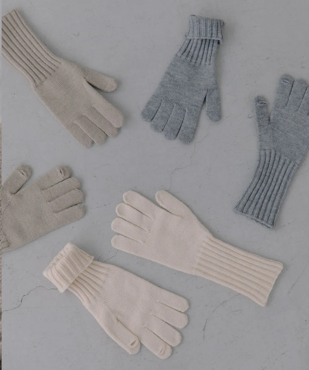 knit gloves